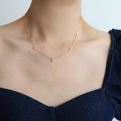 Carrie® Clover Chain